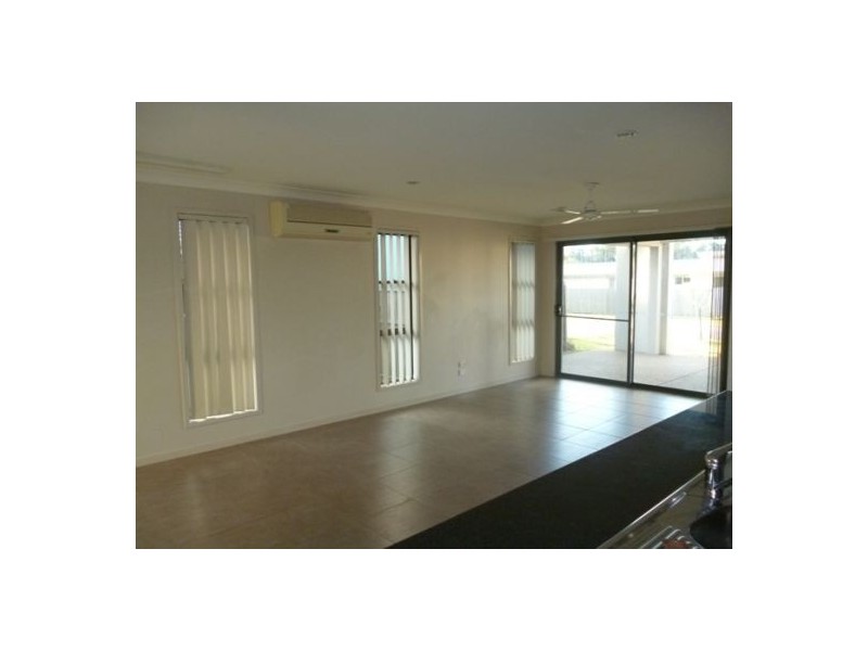 22 Wave Crt, Toogoom QLD 4655