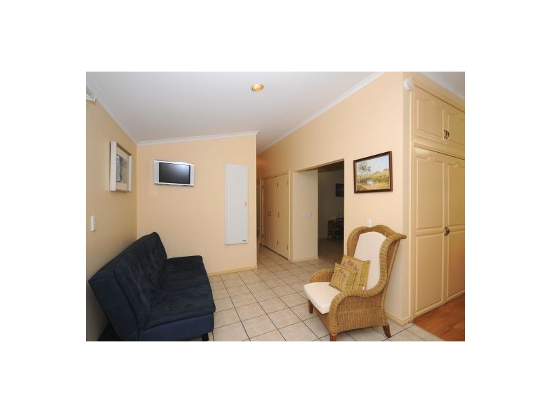 4 Bayrise Drive, Urangan QLD 4655