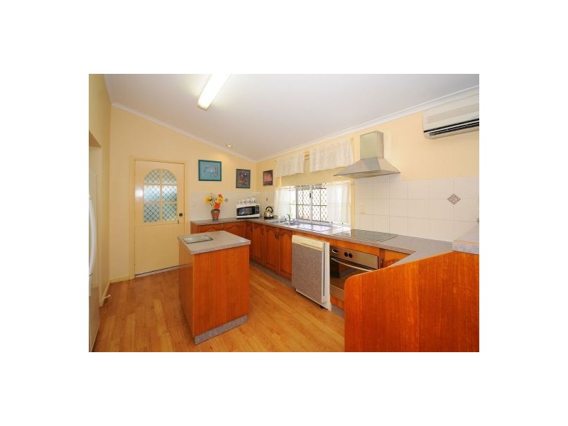 4 Bayrise Drive, Urangan QLD 4655