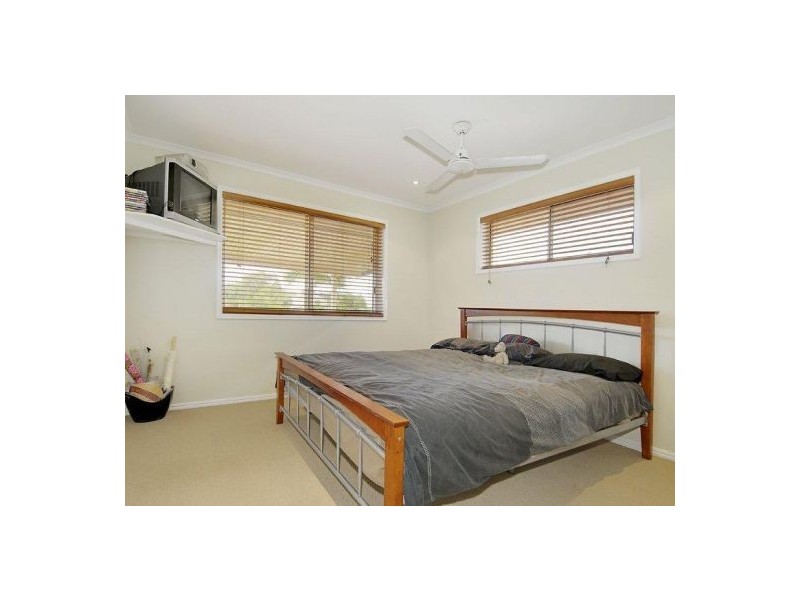 11 Beacon Road, Booral QLD 4655