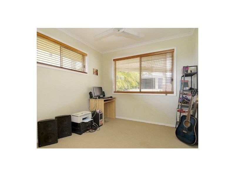 11 Beacon Road, Booral QLD 4655