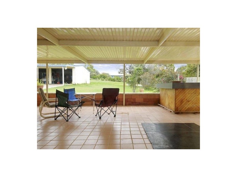 11 Beacon Road, Booral QLD 4655