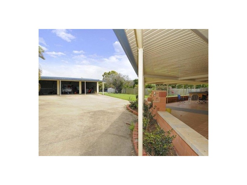 11 Beacon Road, Booral QLD 4655