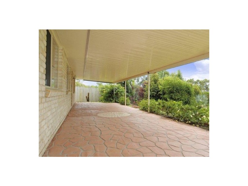 11 Beacon Road, Booral QLD 4655