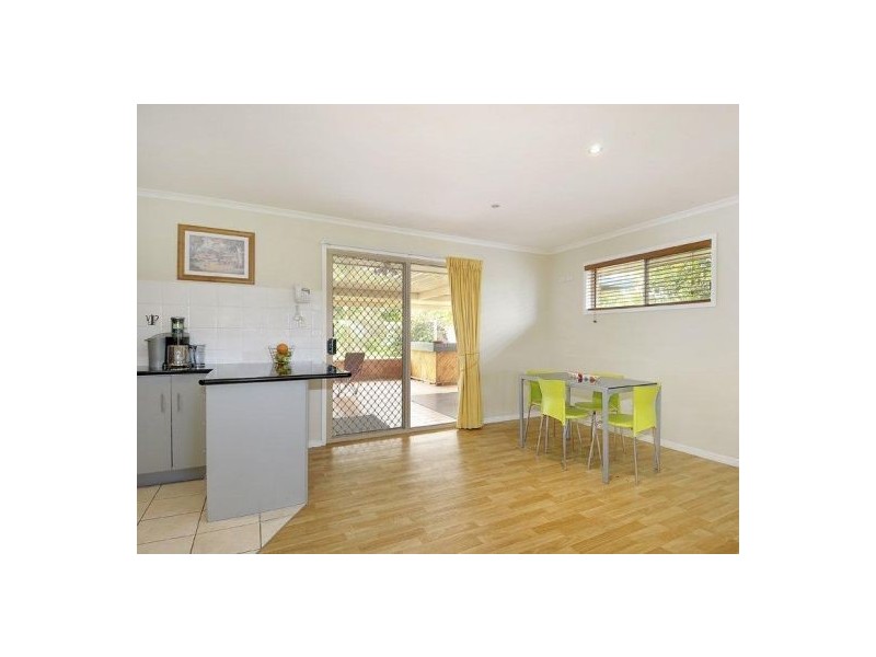 11 Beacon Road, Booral QLD 4655