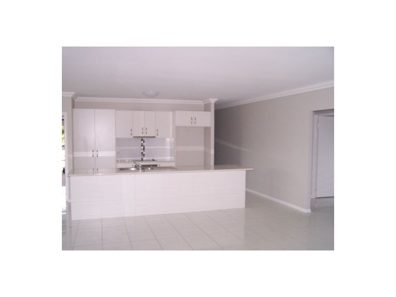 11 Parklands Blvd, Wondunna QLD 4655