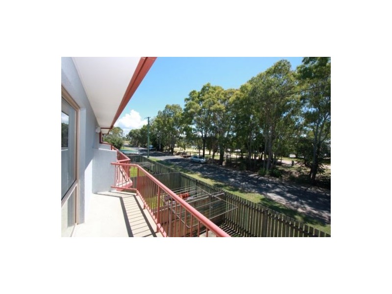 5/4 Pilot St, Urangan QLD 4655