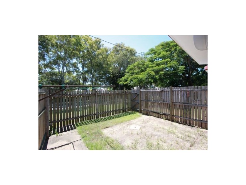 5/4 Pilot St, Urangan QLD 4655