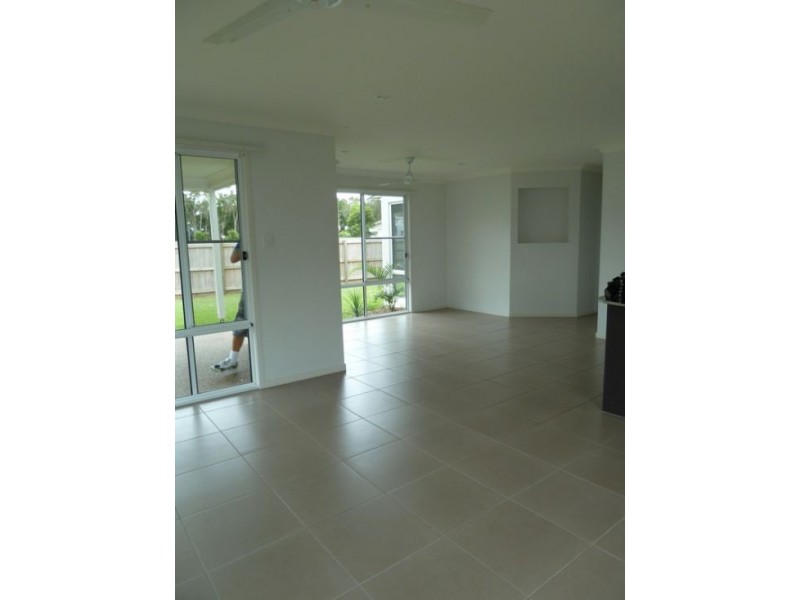 2 Aqua Crt, Toogoom QLD 4655