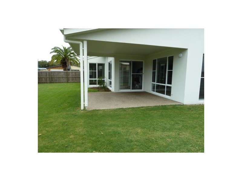 2 Aqua Crt, Toogoom QLD 4655