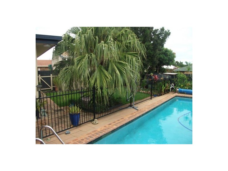 15  Cooloola Crescent, Urangan QLD 4655