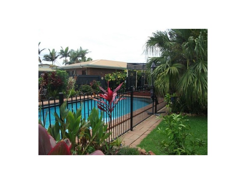 15  Cooloola Crescent, Urangan QLD 4655