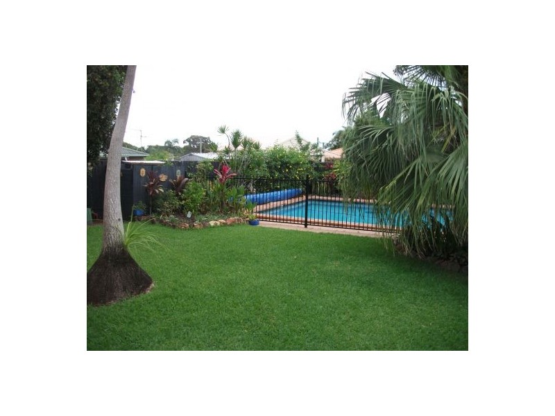 15  Cooloola Crescent, Urangan QLD 4655