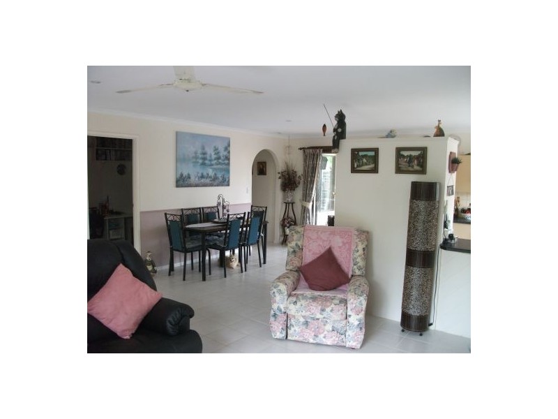 15  Cooloola Crescent, Urangan QLD 4655