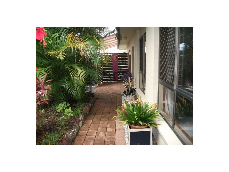 15  Cooloola Crescent, Urangan QLD 4655