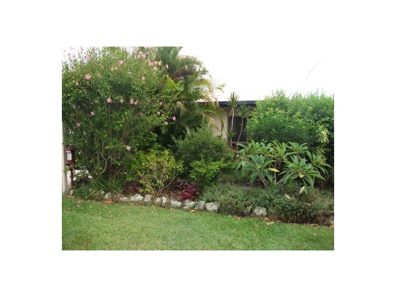 15  Cooloola Crescent, Urangan QLD 4655