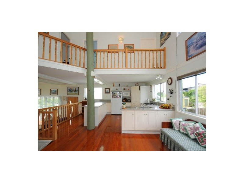 15 Waigani, Kawungan QLD 4655