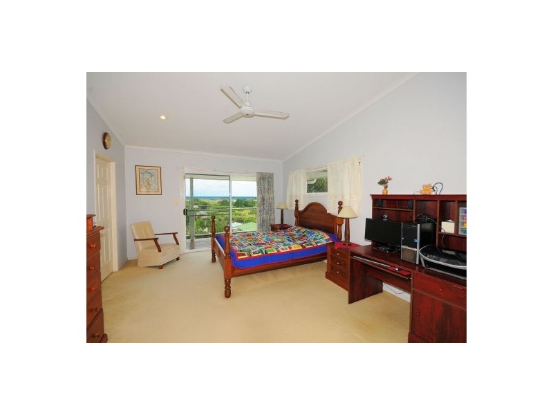 15 Waigani, Kawungan QLD 4655