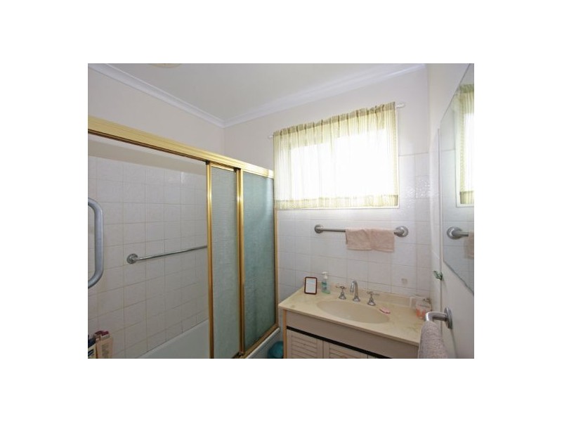 44 WILLIAM ST, Urangan QLD 4655