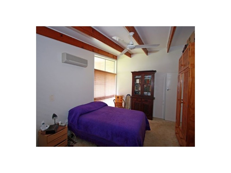 44 WILLIAM ST, Urangan QLD 4655