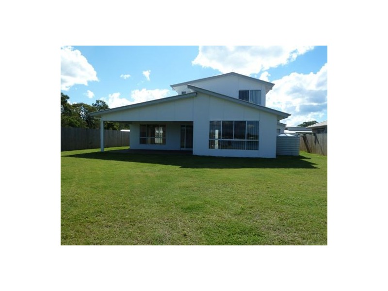 8 Clearwater Cres, Toogoom QLD 4655
