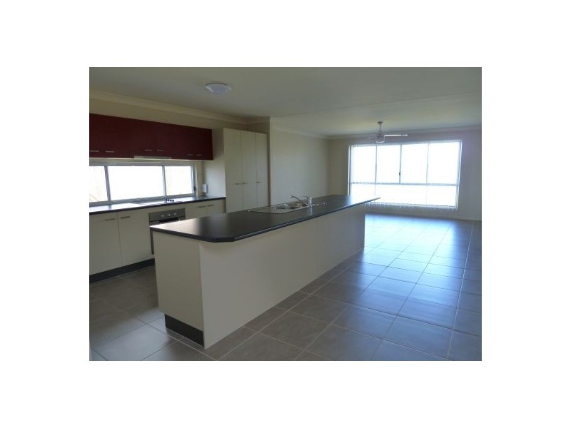 8 Clearwater Cres, Toogoom QLD 4655