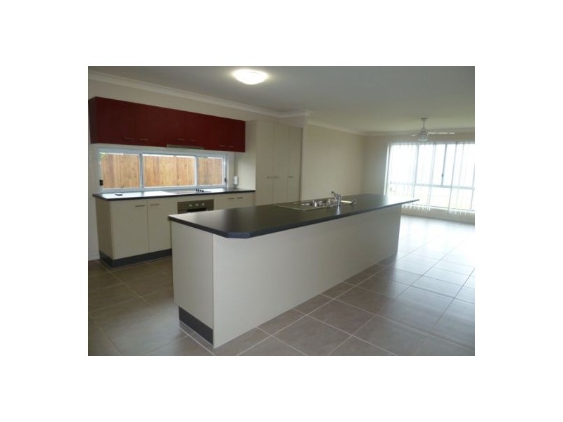 8 Clearwater Cres, Toogoom QLD 4655