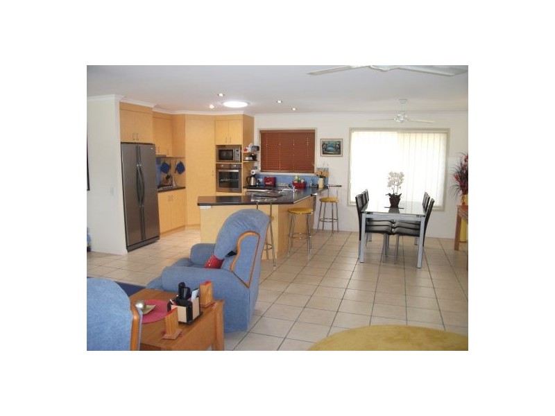 10 Arwon Close, Point Vernon QLD 4655