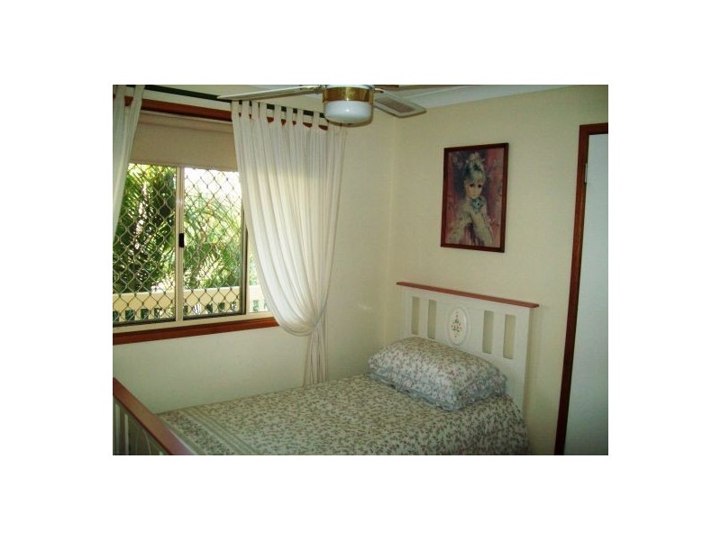 113 Pulgul Street, Urangan QLD 4655