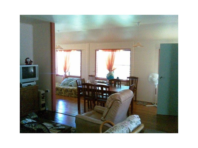 18 Thomas Street, Pialba QLD 4655