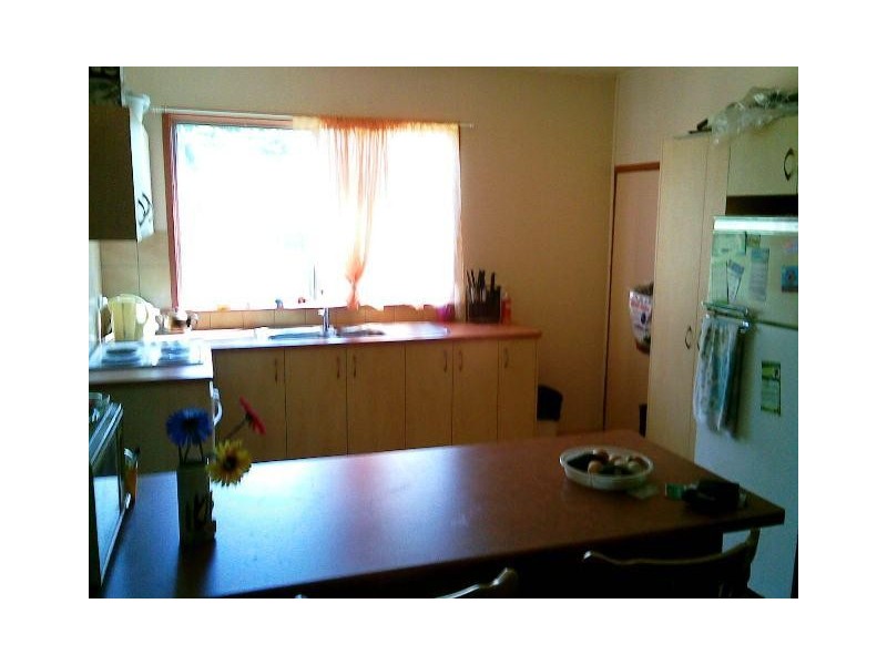 18 Thomas Street, Pialba QLD 4655