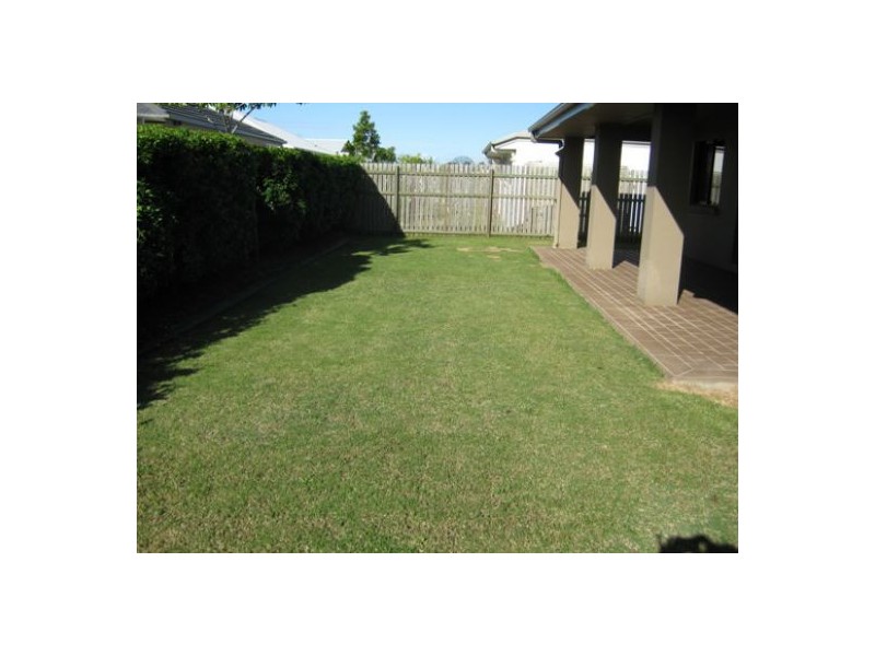 6 Captain Cook Street, Urraween QLD 4655