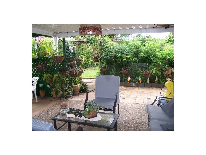 10 Granada Ct, Point Vernon QLD 4655