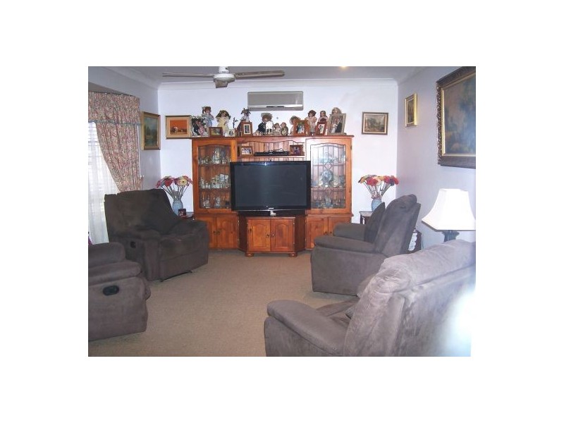 10 Granada Ct, Point Vernon QLD 4655