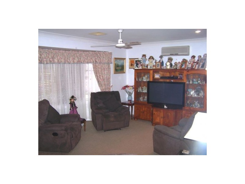 10 Granada Ct, Point Vernon QLD 4655