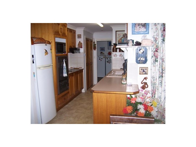 10 Granada Ct, Point Vernon QLD 4655