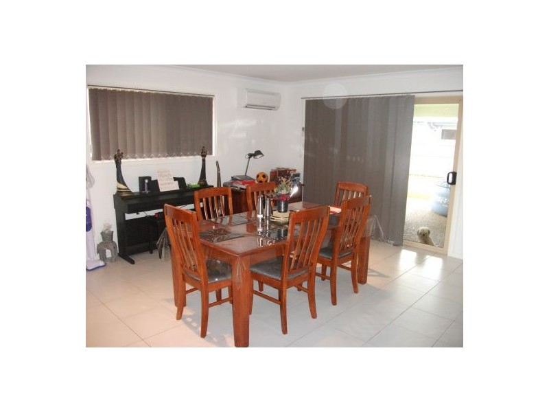 2 Parame Ct, Nikenbah QLD 4655