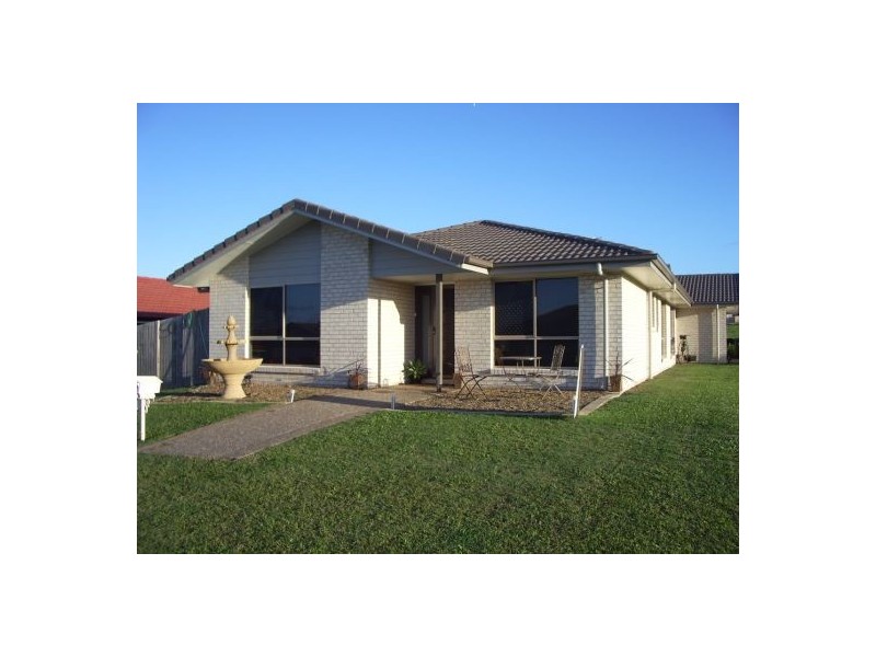 2 Parame Ct, Nikenbah QLD 4655