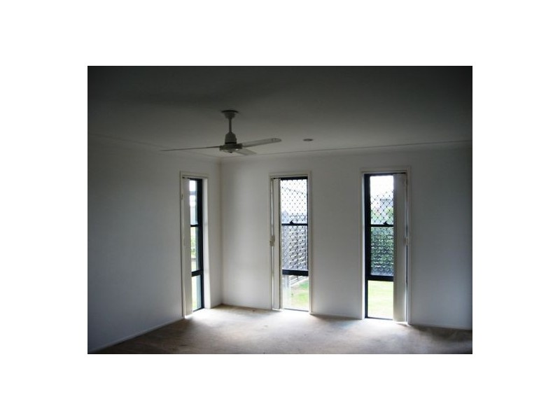 2 Fishburn Way, Eli Waters QLD 4655