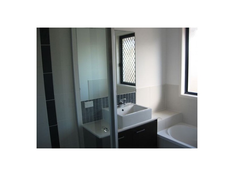 2 Fishburn Way, Eli Waters QLD 4655