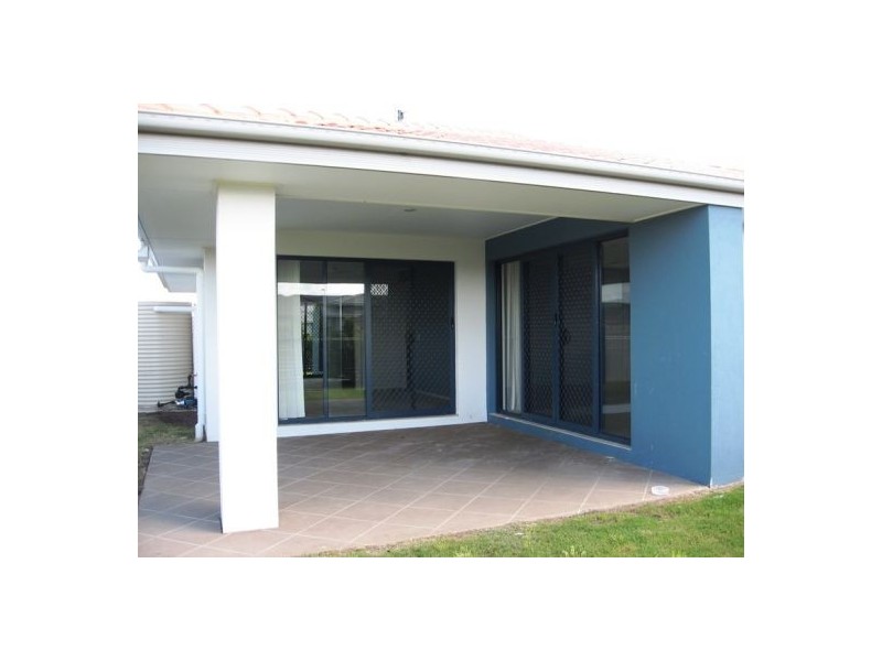 2 Fishburn Way, Eli Waters QLD 4655