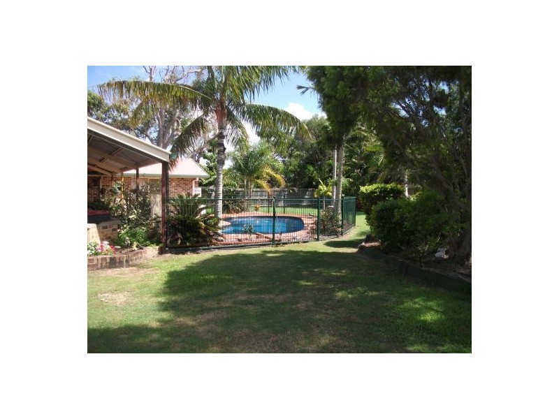 11 Lucyanne Court, Urangan QLD 4655