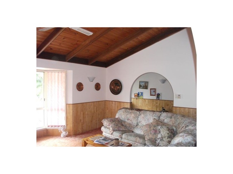 11 Lucyanne Court, Urangan QLD 4655