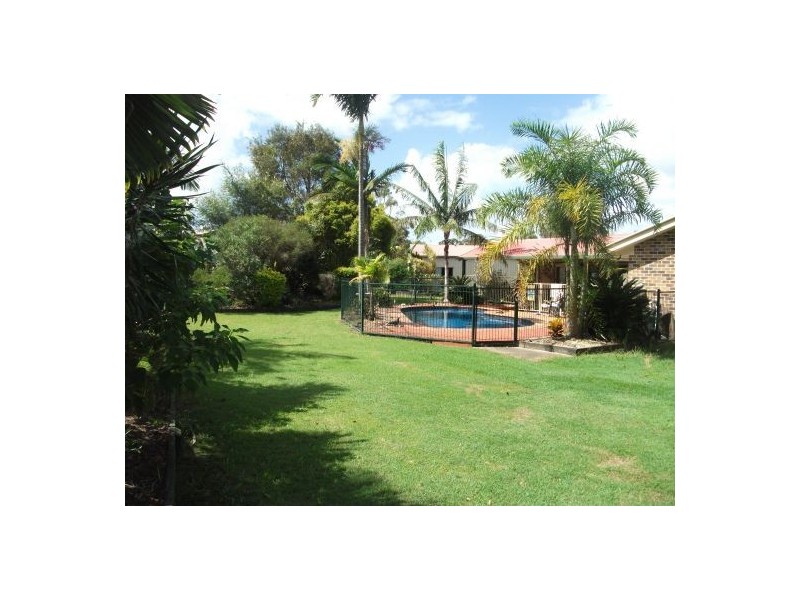 11 Lucyanne Court, Urangan QLD 4655
