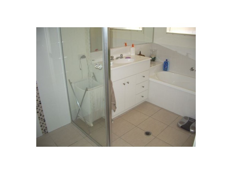 25 Picadilly Cct, Urraween QLD 4655