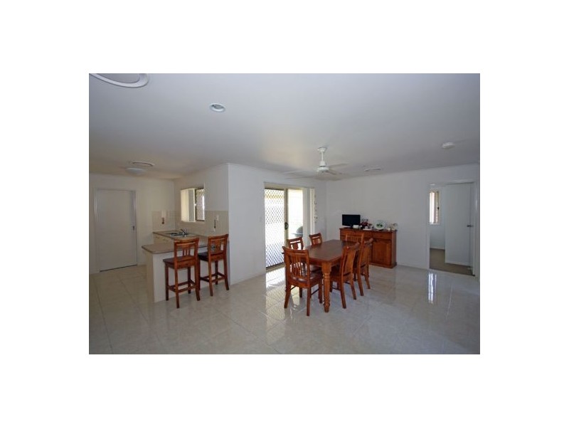 54 EMERALD PARK WAY, Urangan QLD 4655