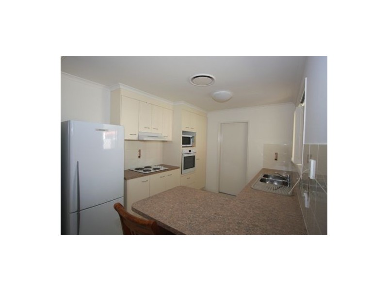 54 EMERALD PARK WAY, Urangan QLD 4655