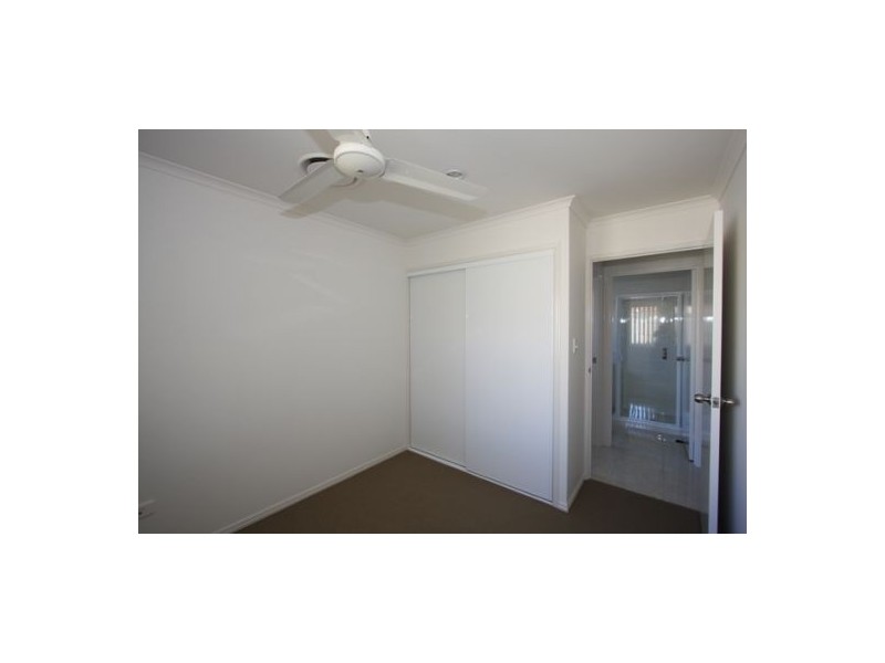 54 EMERALD PARK WAY, Urangan QLD 4655