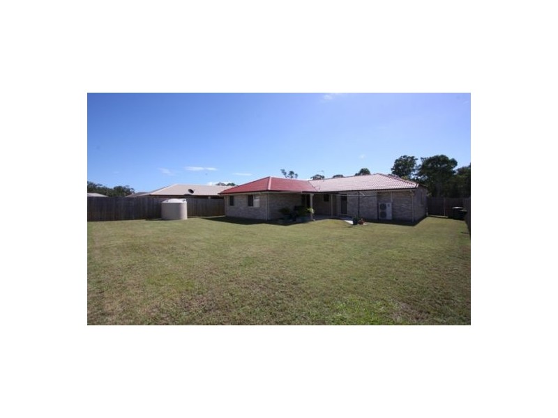 54 EMERALD PARK WAY, Urangan QLD 4655
