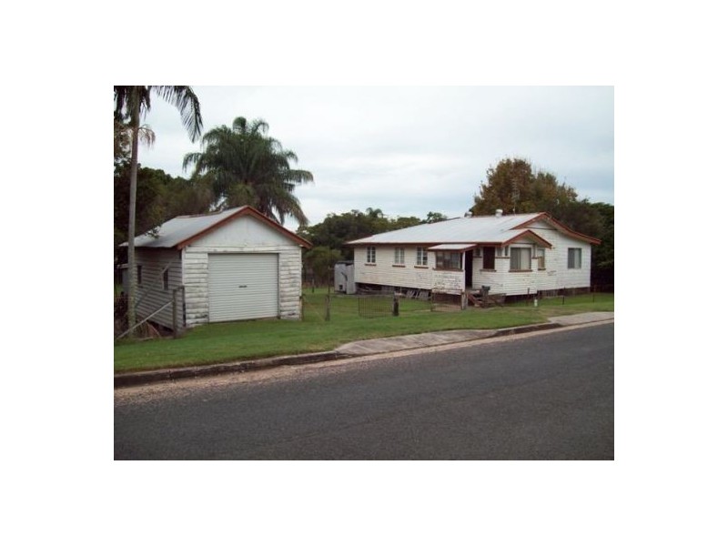46  Kent Street, Urangan QLD 4655